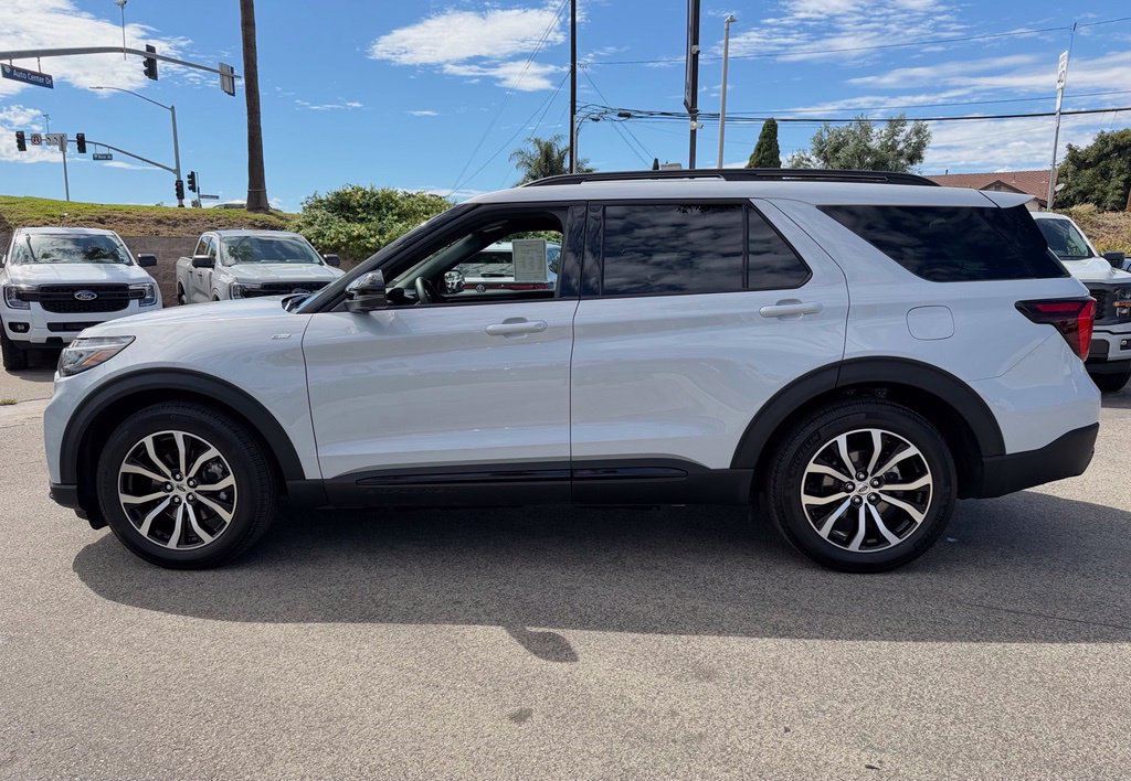 Used 2026 Ford Explorer ST-Line RWD image 5