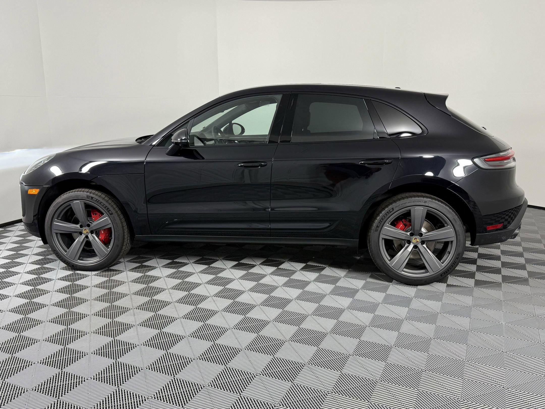 Certified 2026 Porsche Macan S AWD/4WD image 2