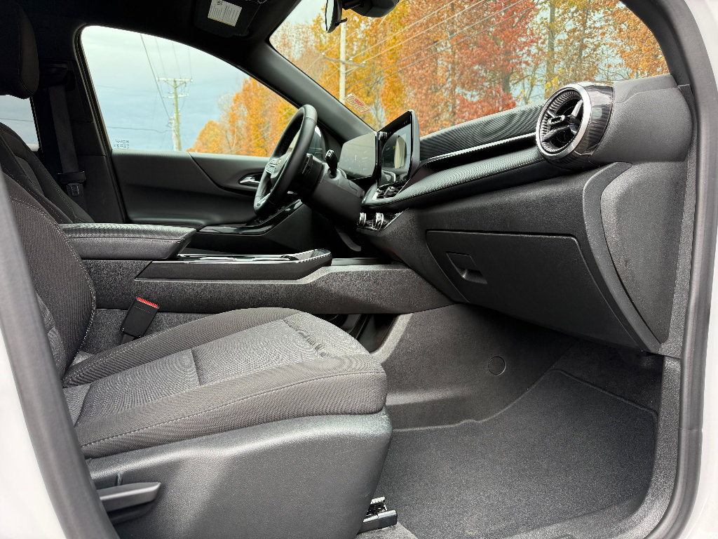 Used 2025 Chevrolet Equinox LT image 27