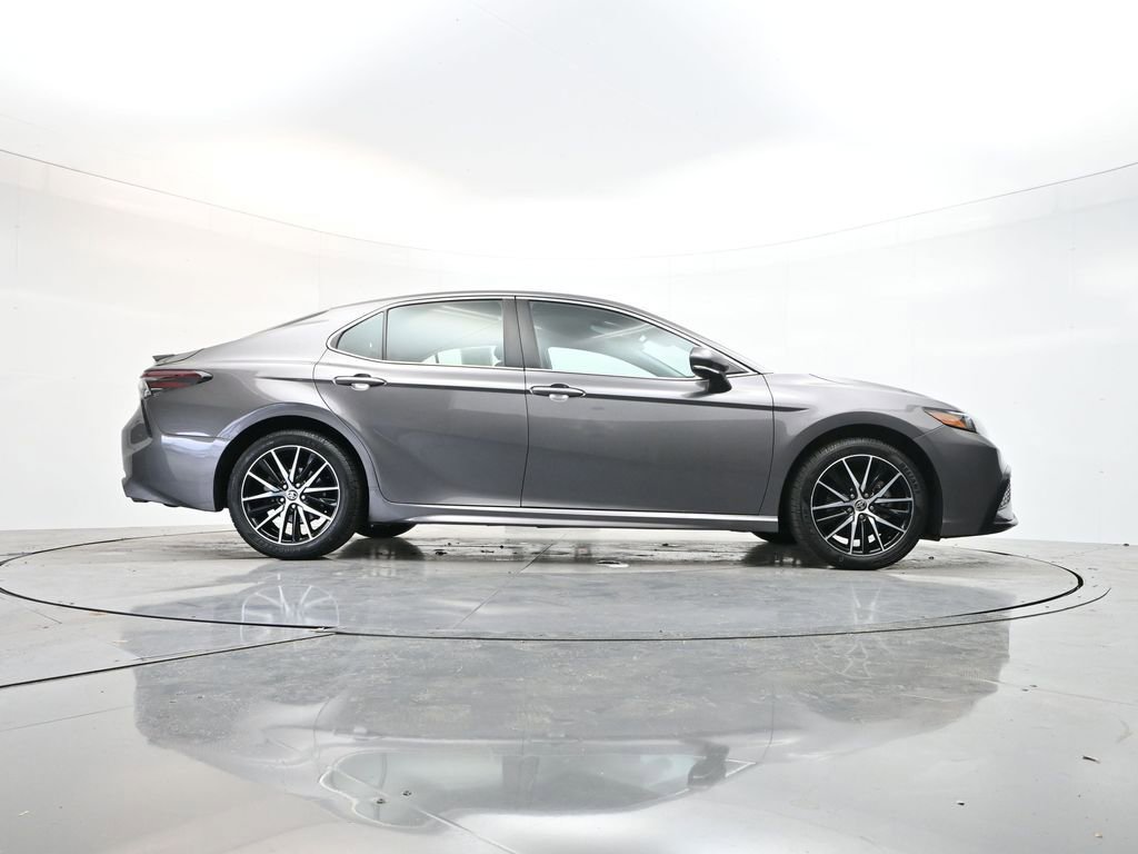 Used 2024 Toyota Camry SE image 36