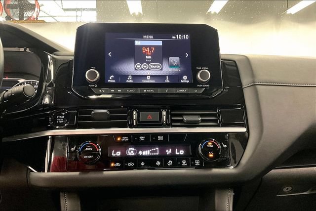 Used 2025 Nissan Pathfinder SV FWD image 29