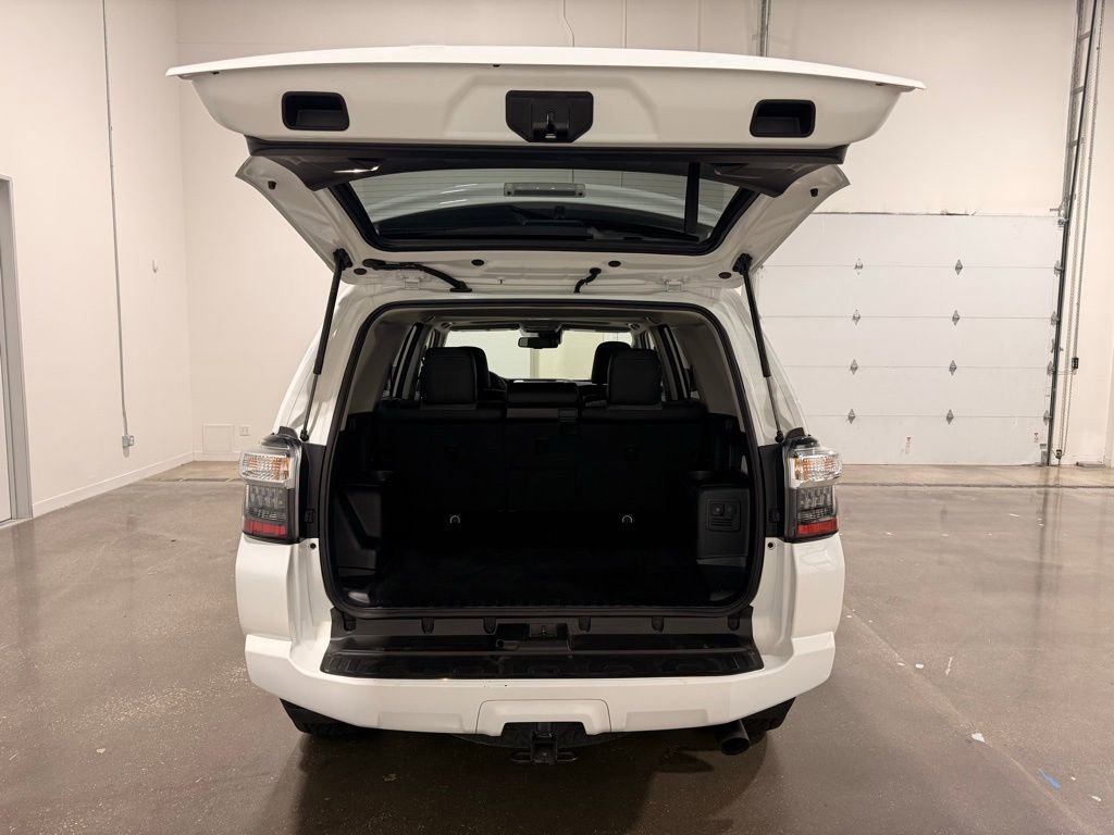 Used 2022 Toyota 4Runner SR5 Premium w/ Moonroof Package image 9
