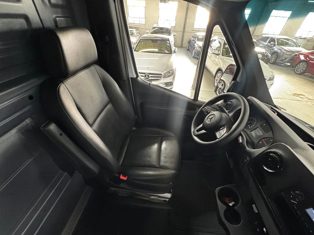 Used 2020 Mercedes-Benz Sprinter 3500 image 23