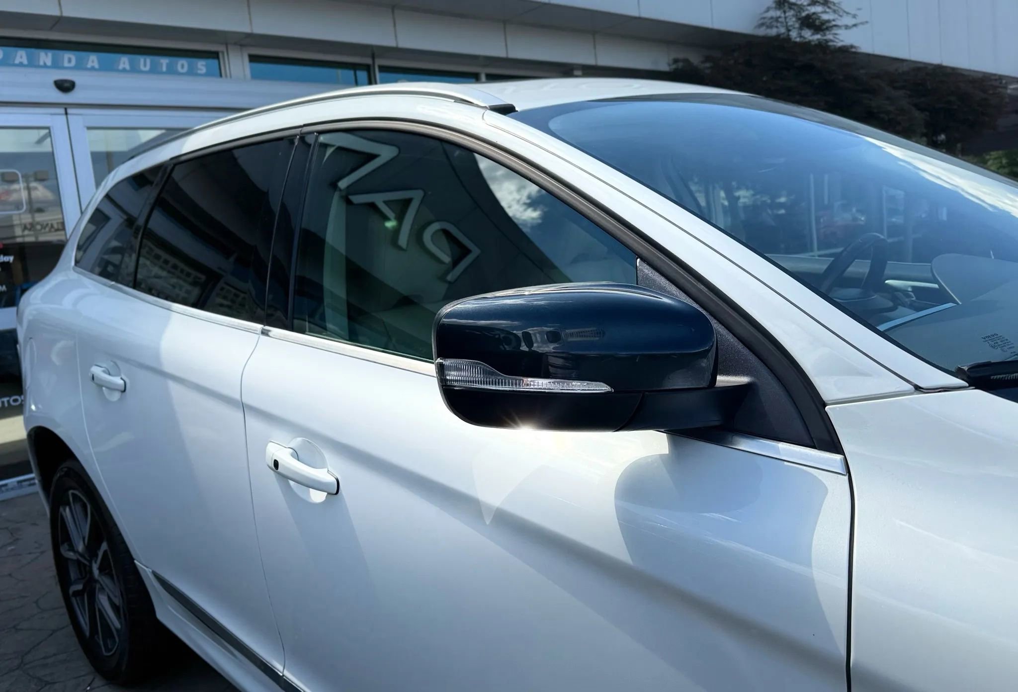 Used 2017 Volvo XC60 T6 Dynamic w/ Preferred Option Package image 51