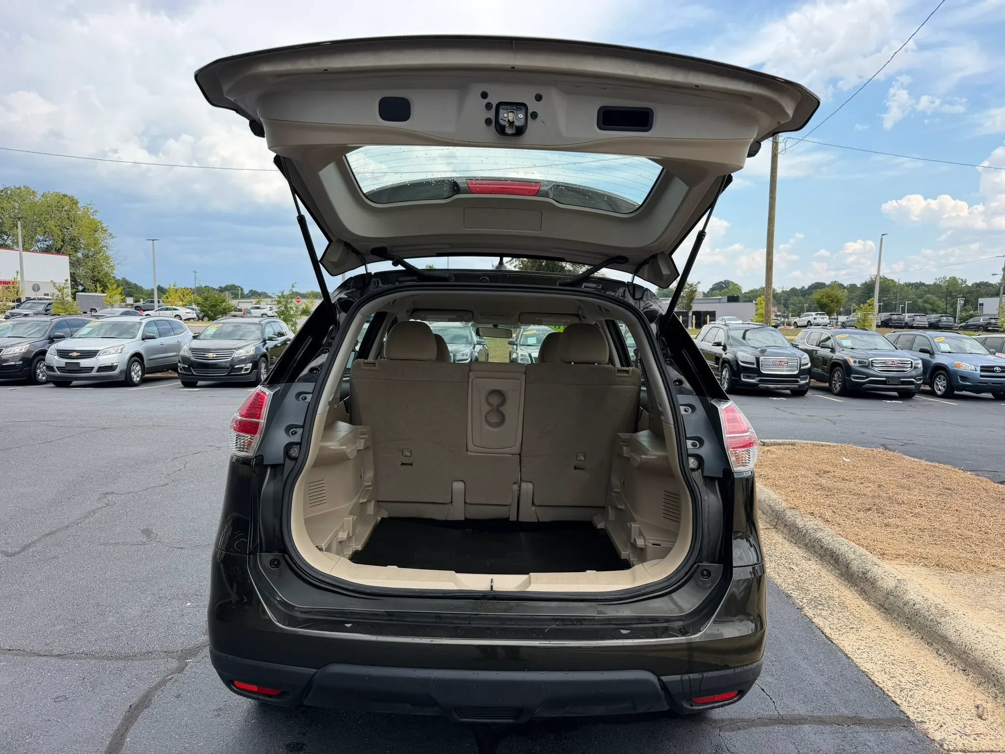 Used 2016 Nissan Rogue S FWD image 24