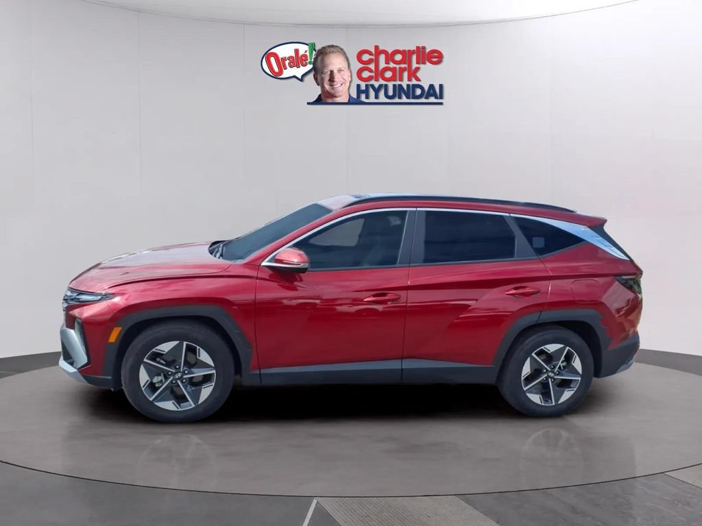 Used 2025 Hyundai Tucson SEL FWD image 2