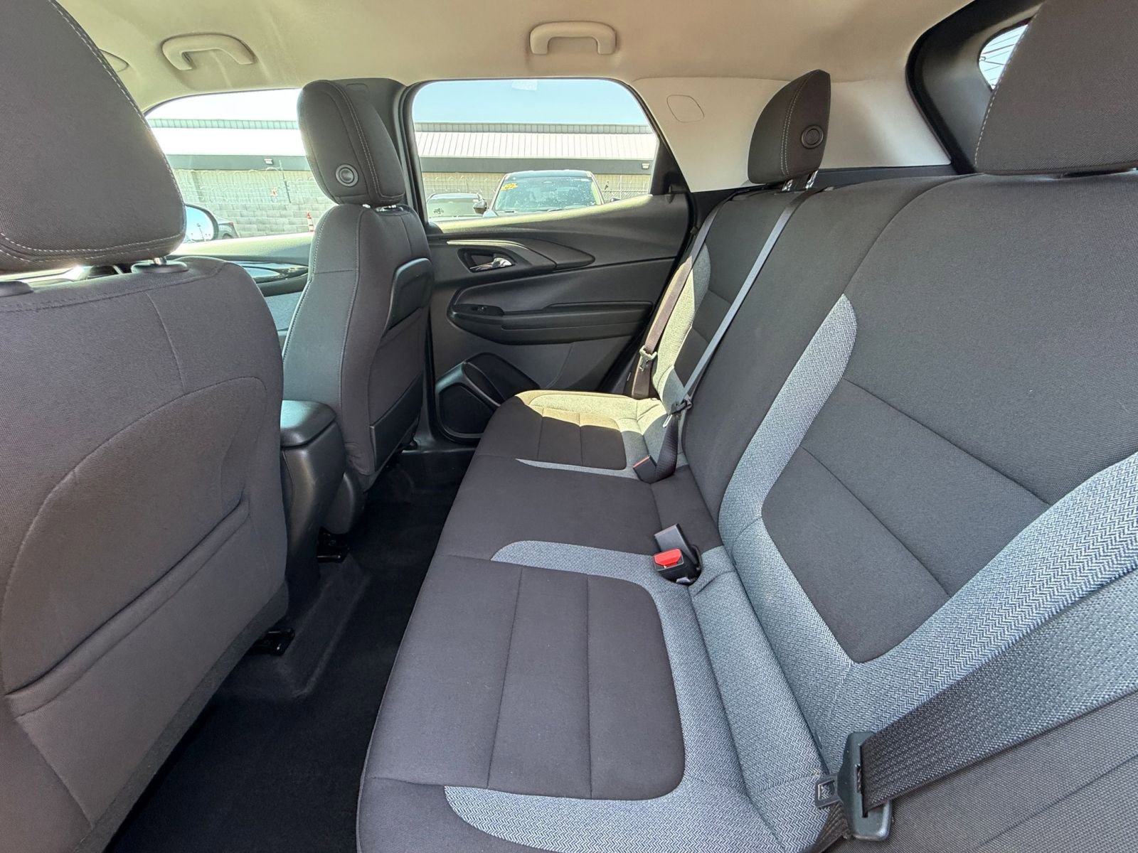 Used 2025 Chevrolet TrailBlazer LT FWD image 24