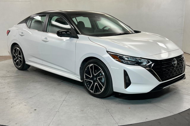 Used 2025 Nissan Sentra SR w/ SR Premium Package image 7