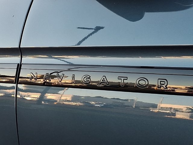 New 2027 Lincoln Navigator Reserve AWD/4WD image 20