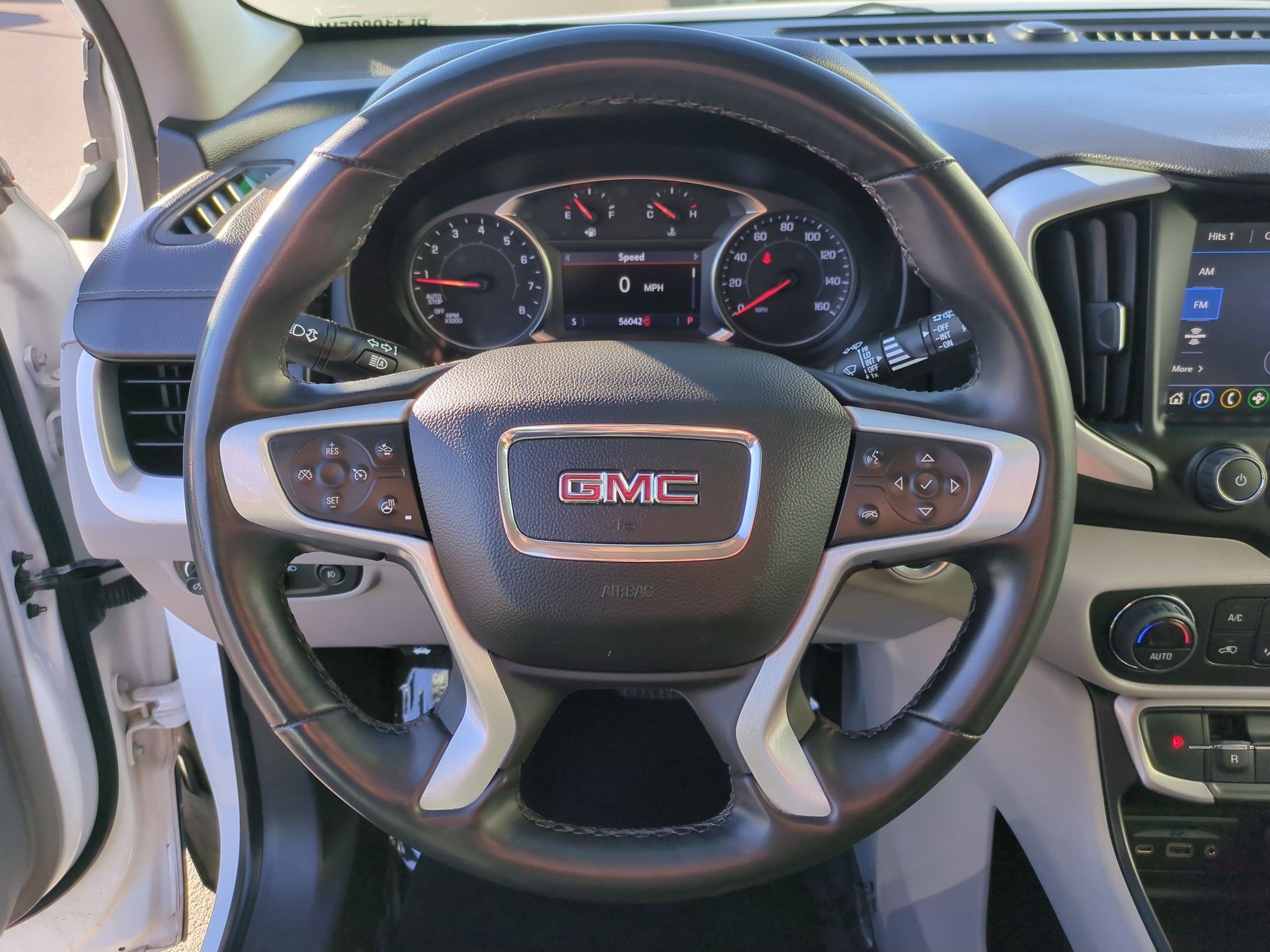 Used 2023 GMC Terrain SLT image 19