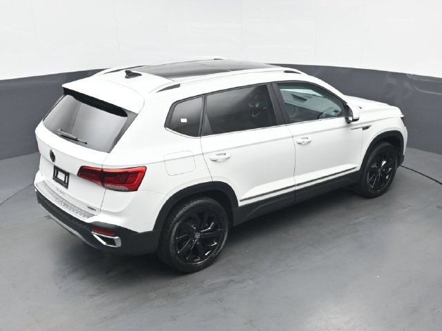 Used 2022 Volkswagen Taos SE w/ Panoramic Sunroof Package AWD/4WD image 37