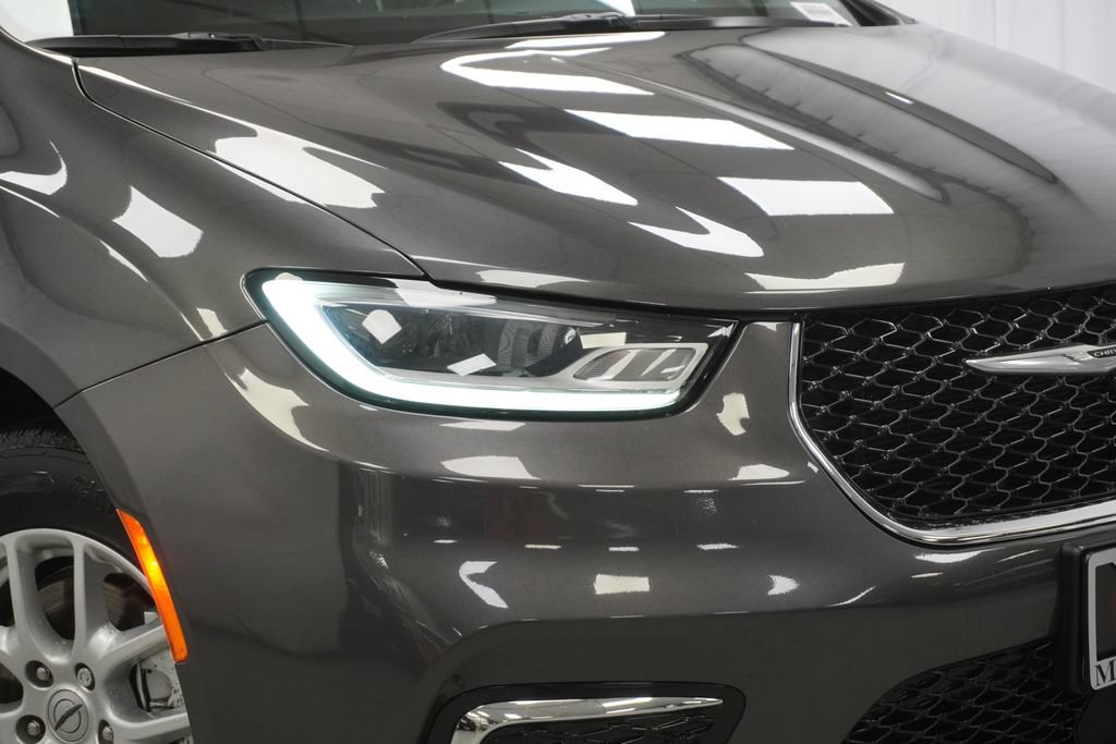 Certified 2021 Chrysler Pacifica Touring-L FWD image 6