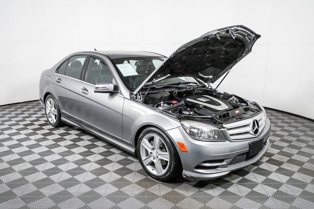 Used 2011 Mercedes-Benz C 300 Sedan image 33