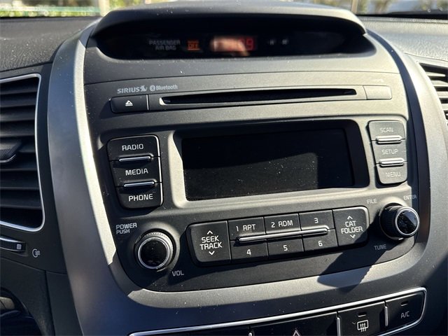 Used 2014 Kia Sorento LX image 16