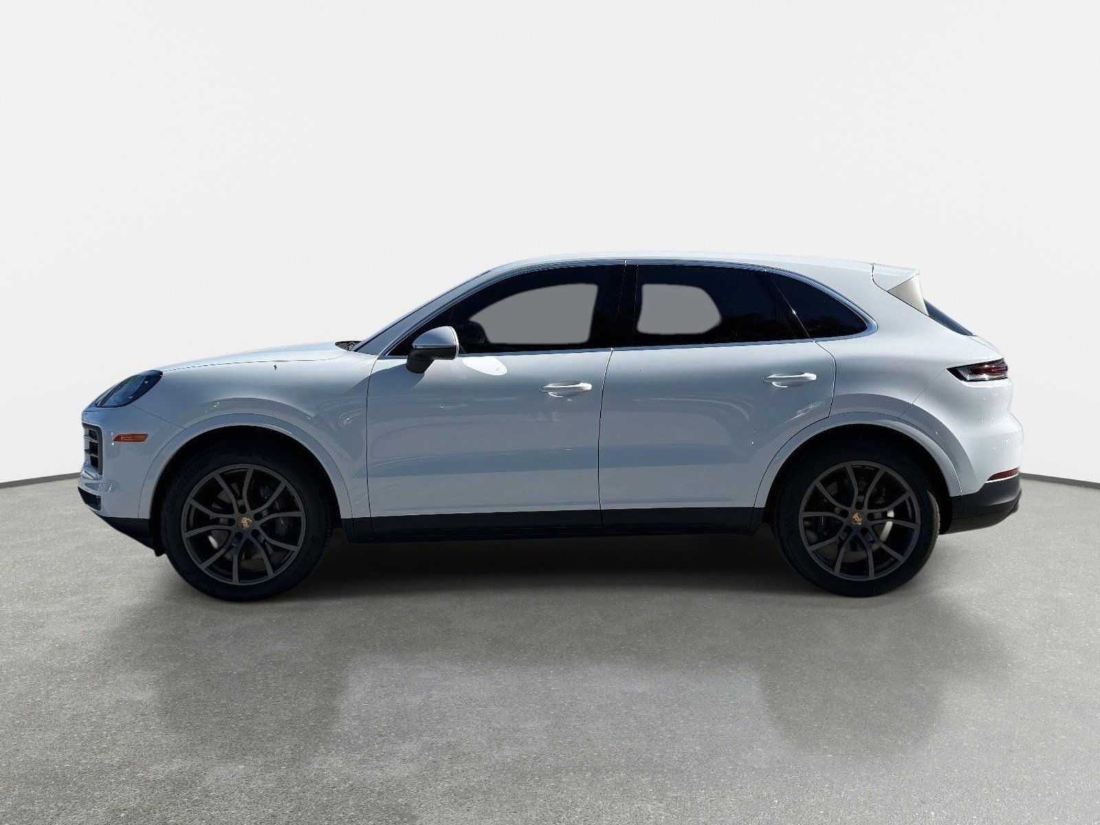 Used 2024 Porsche Cayenne AWD/4WD image 6