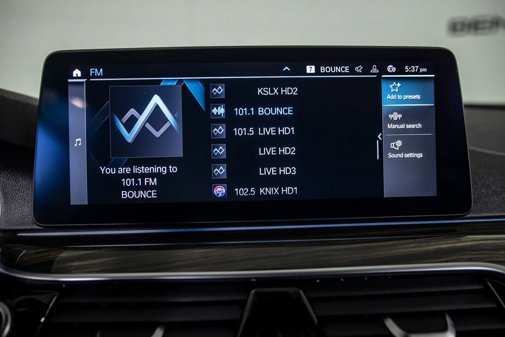 Used 2021 BMW 530e w/ Convenience Package image 29