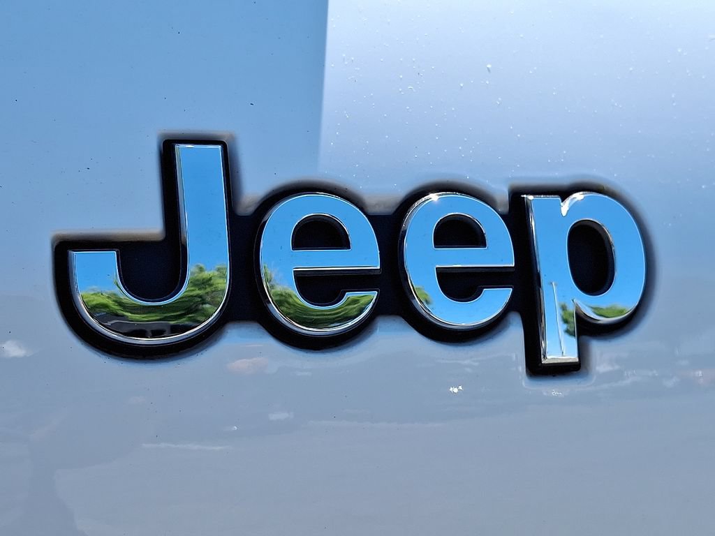 Used 2021 Jeep Grand Cherokee L Limited AWD/4WD image 32
