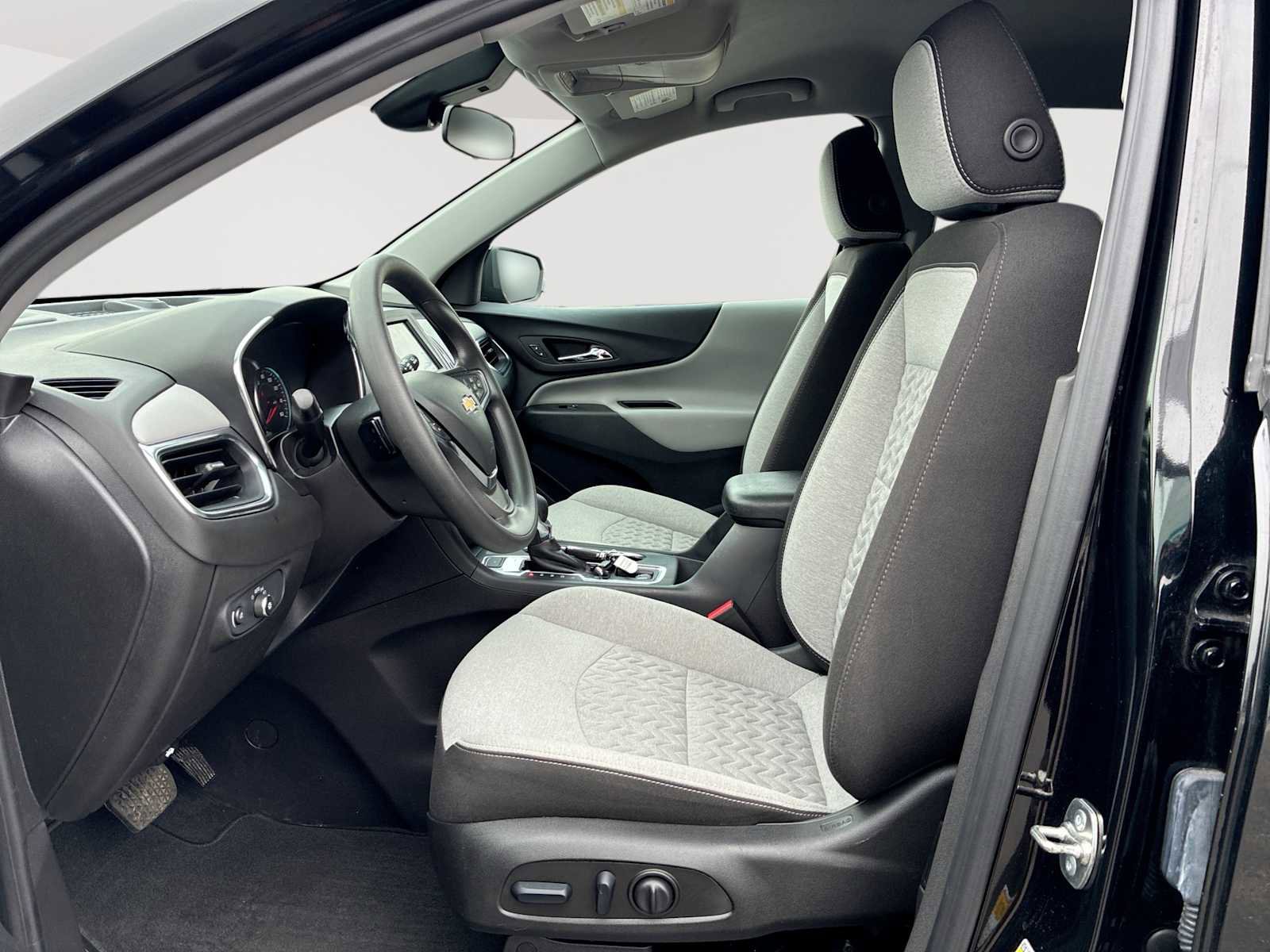 Used 2024 Chevrolet Equinox LS w/ LS Convenience Package image 18