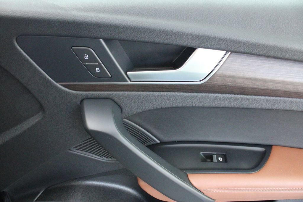 Used 2023 Audi Q5 2.0T Premium Plus w/ Premium Plus Package AWD/4WD image 45