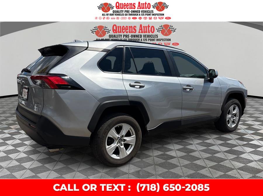 Used 2019 Toyota RAV4 XLE w/ All Weather Liner Package AWD/4WD image 7
