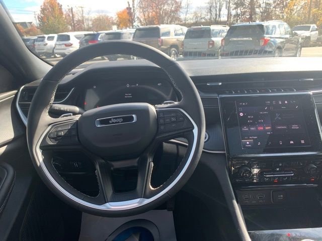 Used 2025 Jeep Grand Cherokee L Laredo w/ Luxury Tech Group I image 9