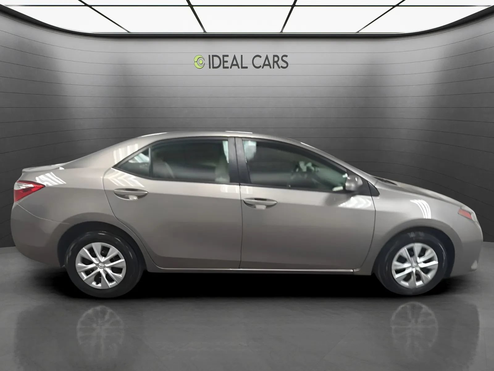 Used 2014 Toyota Corolla LE FWD image 4