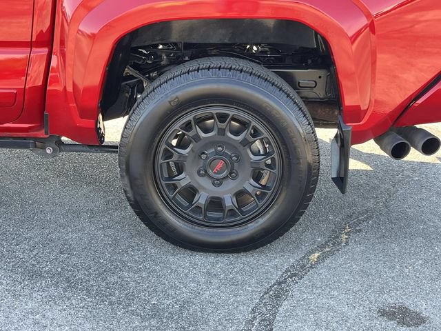 Used 2024 Toyota Tacoma Limited AWD/4WD image 14