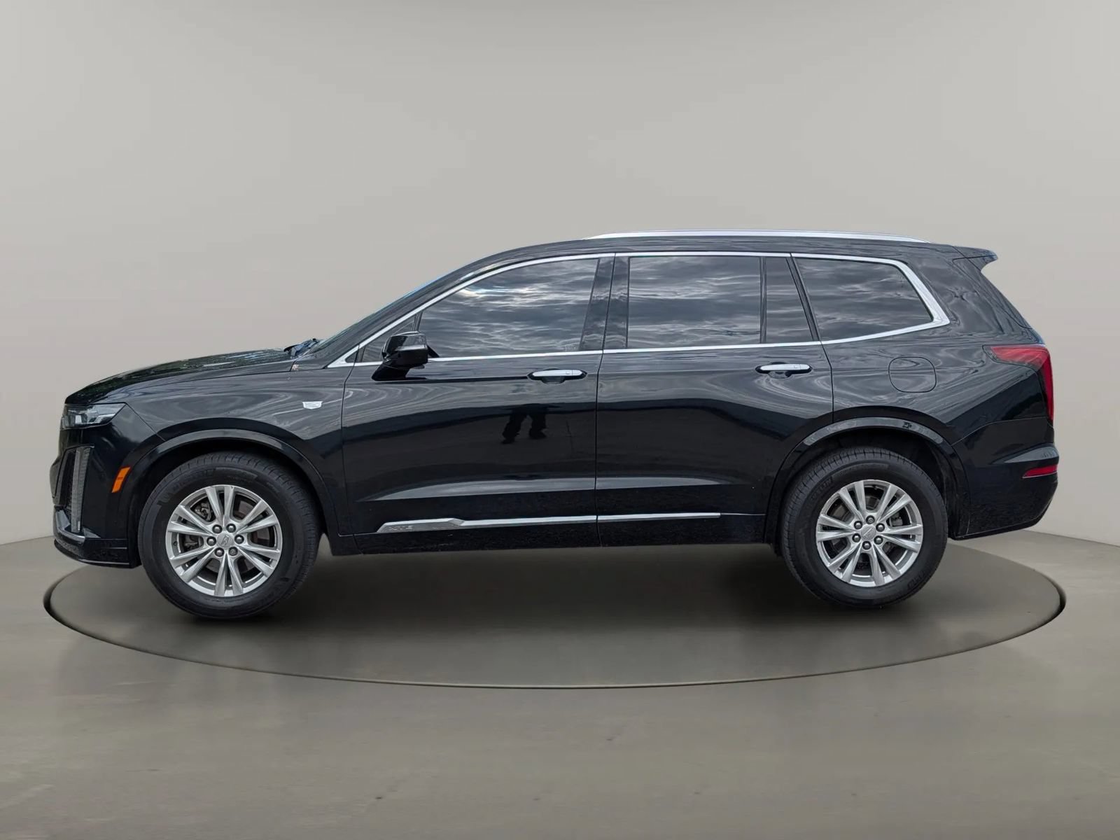 Used 2021 Cadillac XT6 Luxury w/ LPO, Floor Liner Package AWD/4WD image 2