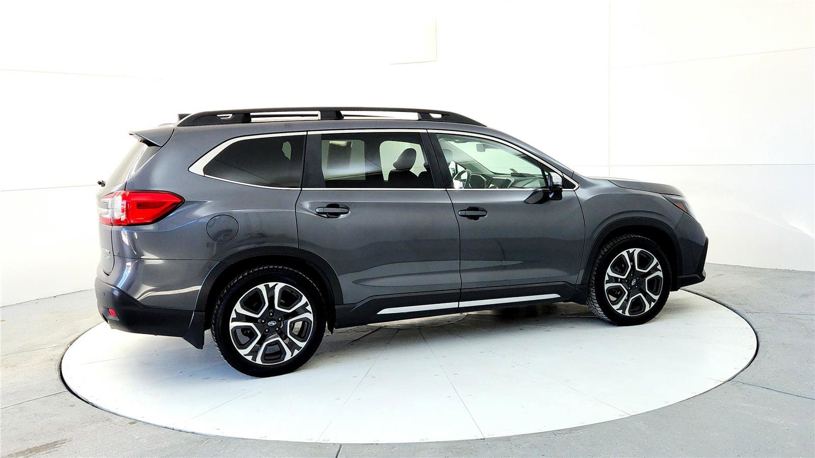 Used 2023 Subaru Ascent Limited w/ Technology Package image 6