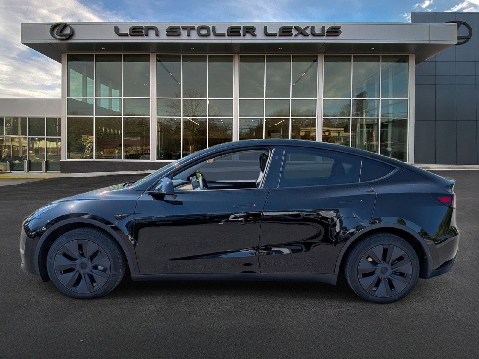 Used 2024 Tesla Model Y Long Range AWD/4WD image 6