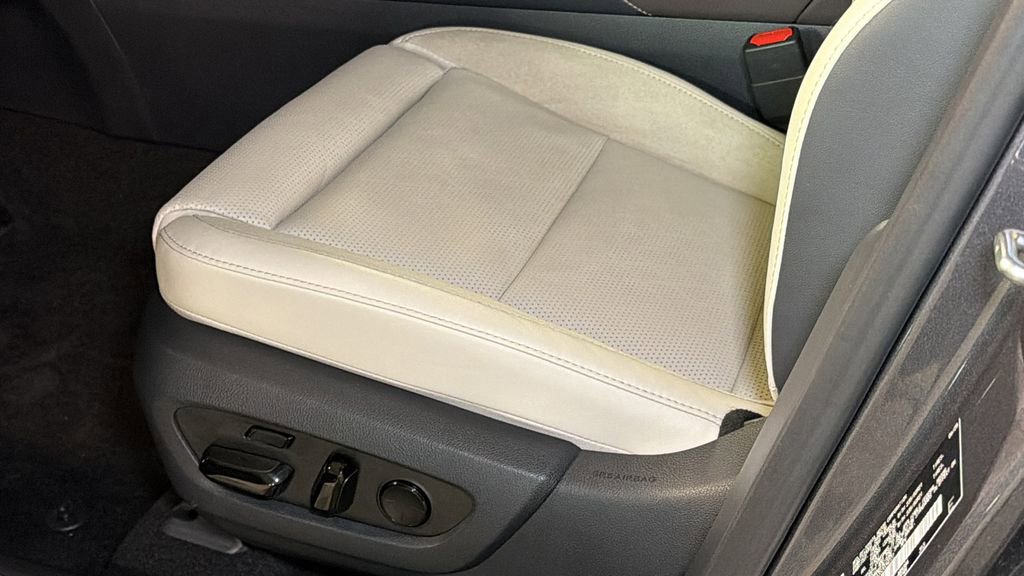 Certified 2025 Lexus RX 450h AWD w/ Convenience Package image 29