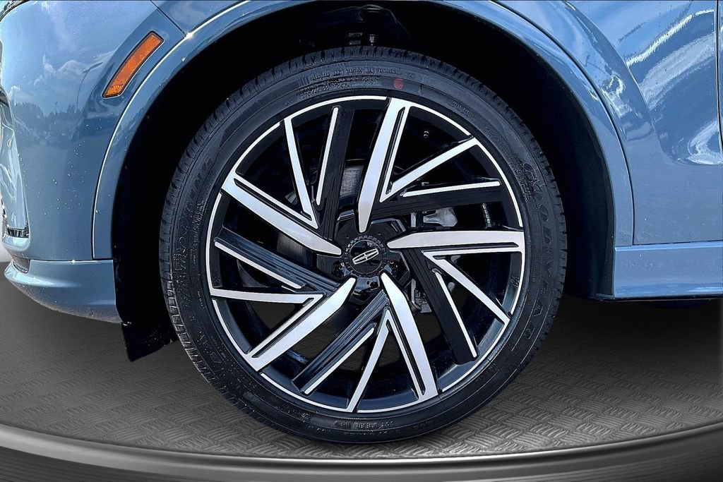 New 2026 Lincoln Aviator Black Label w/ Jet Appearance Package AWD/4WD image 12