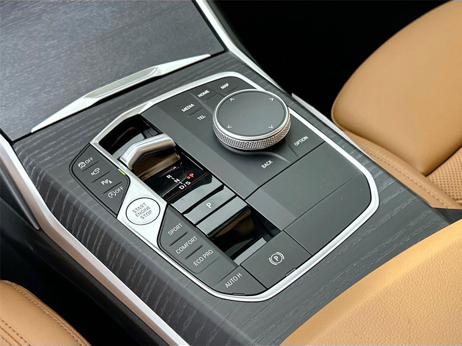 New 2025 BMW 330i Sedan w/ Premium Package RWD image 30