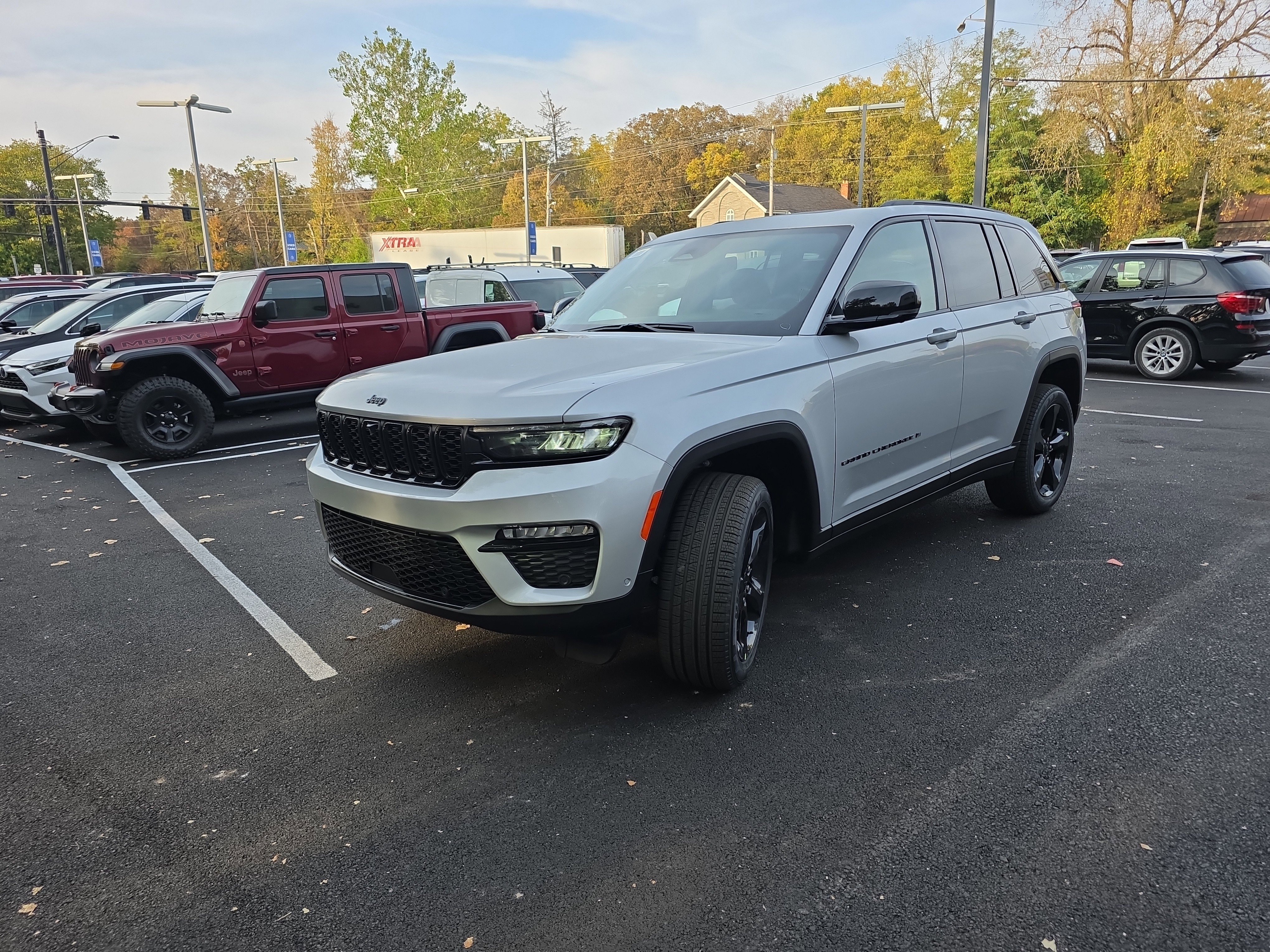 New 2025 Jeep Grand Cherokee Limited w/ Luxury Tech Group II image 17