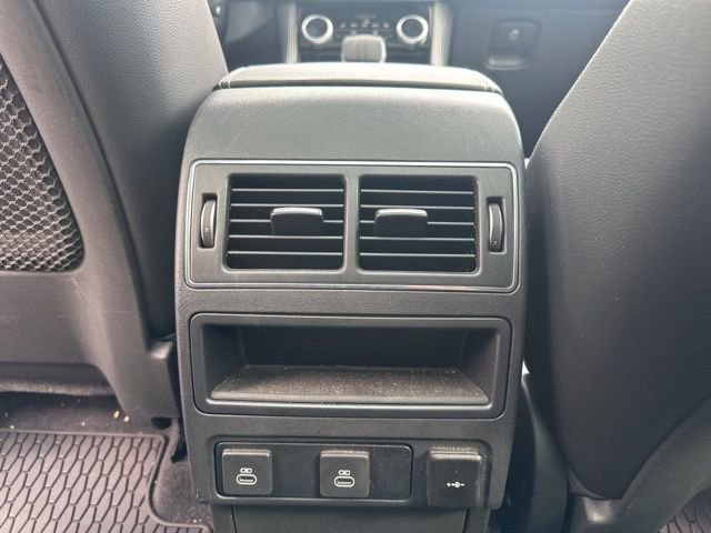 Used 2024 Jaguar F-PACE R-Dynamic S image 17