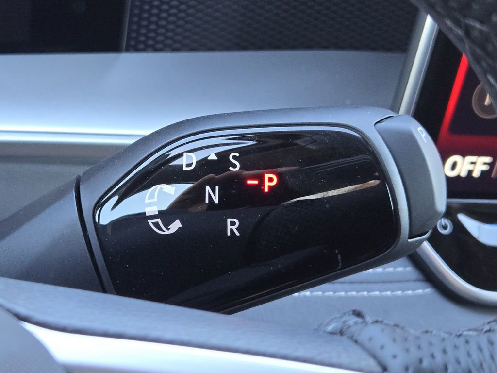 New 2026 Volkswagen Tiguan SE R-Line image 18