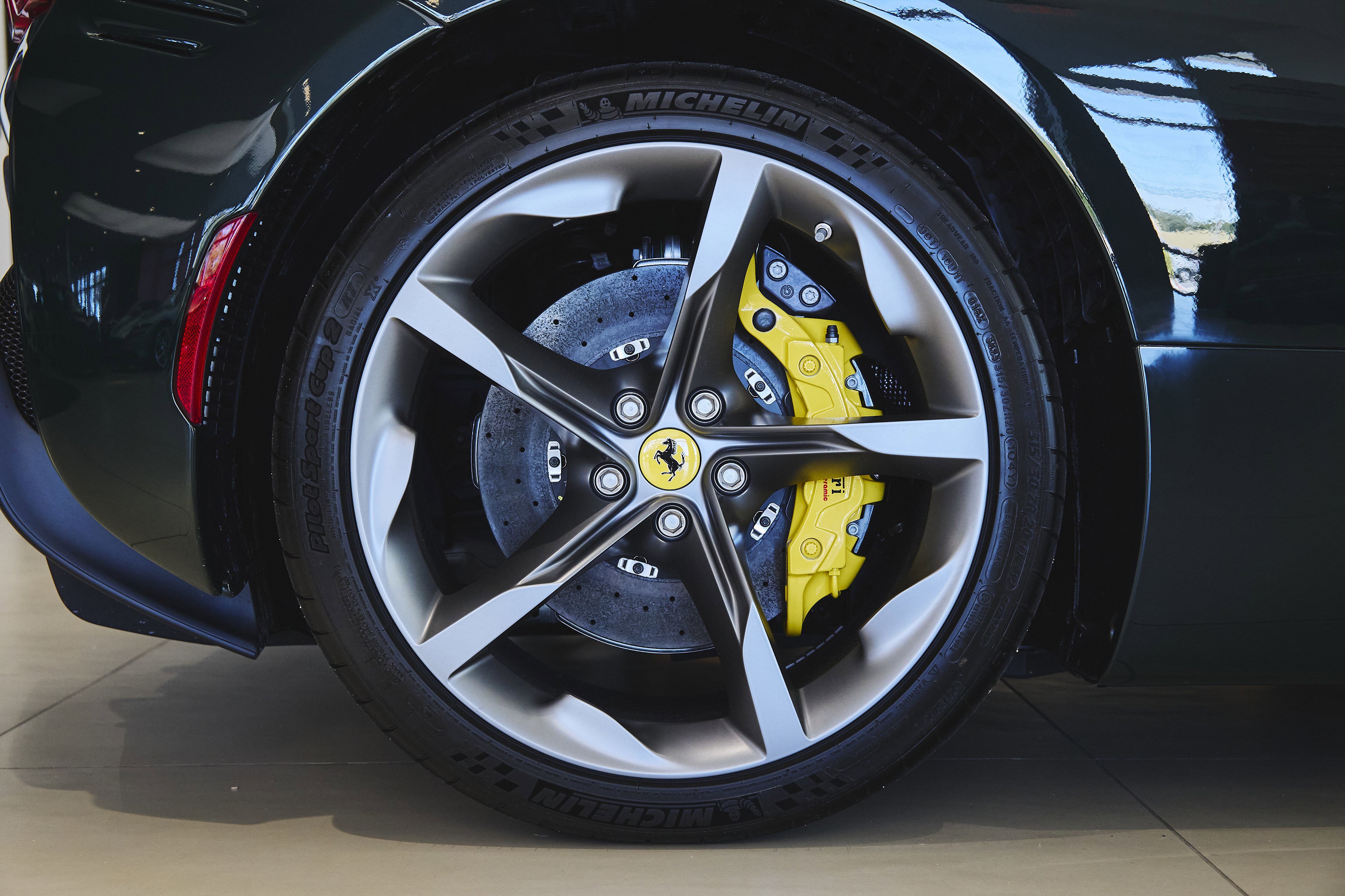 Used 2024 Ferrari SF90 Spider image 22