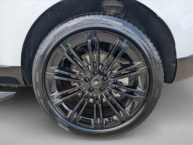 New 2025 Land Rover Range Rover SE image 10
