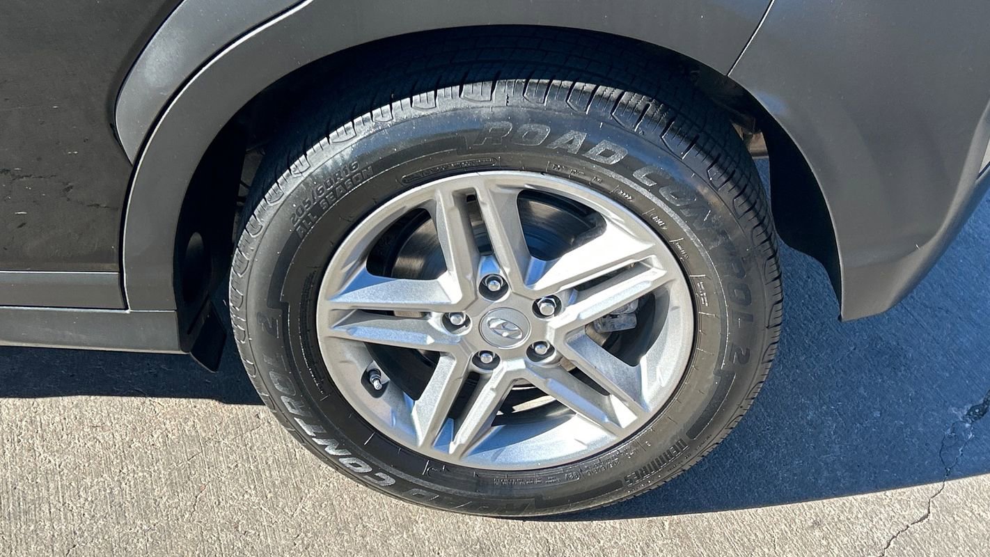 Used 2021 Hyundai Kona SE image 14