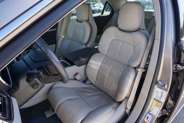 Used 2019 Lincoln Continental Select image 11