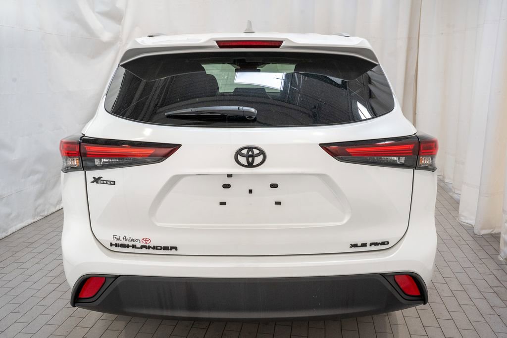 Used 2024 Toyota Highlander XLE image 4