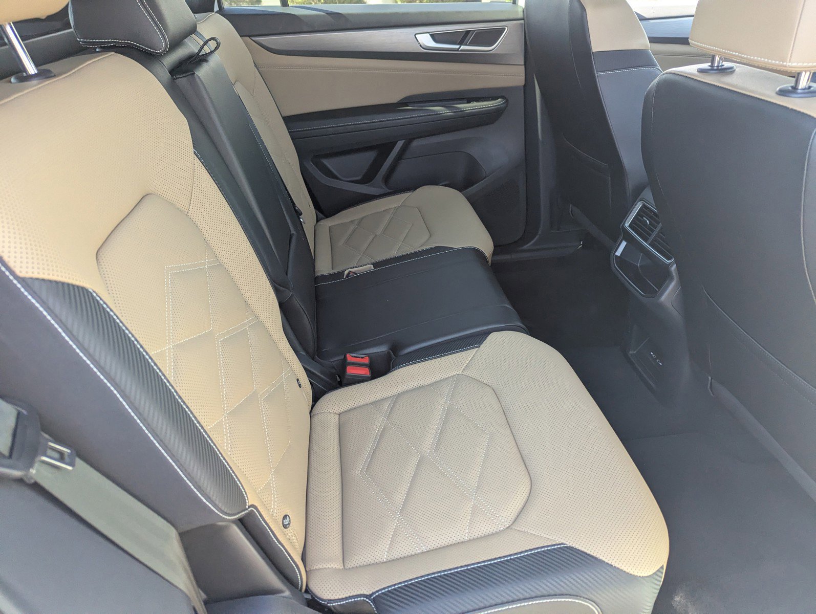 Used 2024 Volkswagen Atlas Cross Sport SE image 13