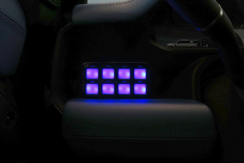 Used 2024 Land Rover Defender 110 X-Dynamic SE image 39