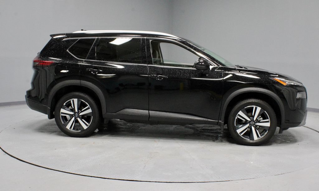 Certified 2025 Nissan Rogue SL AWD/4WD image 6