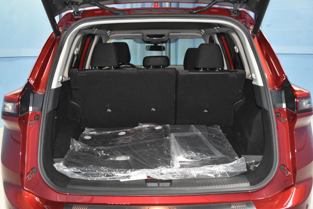 Used 2025 Nissan Rogue SV image 30