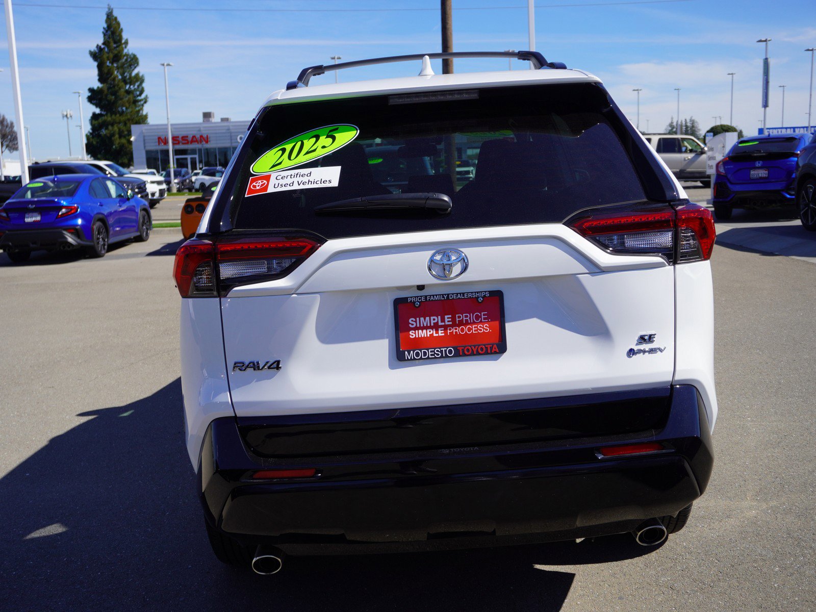 Used 2025 Toyota RAV4 SE image 10