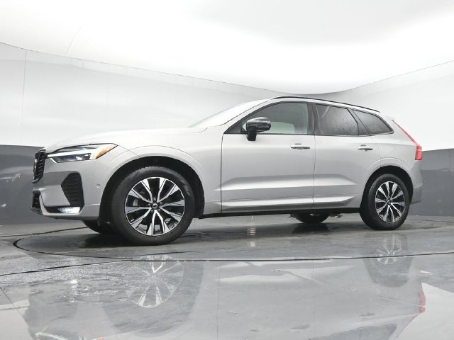 Used 2024 Volvo XC60 B5 Plus w/ Protection Package Premier AWD/4WD image 13