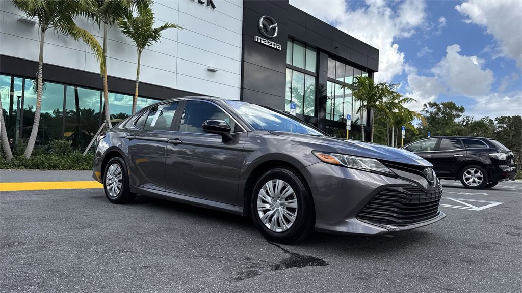 Used 2018 Toyota Camry L image 23