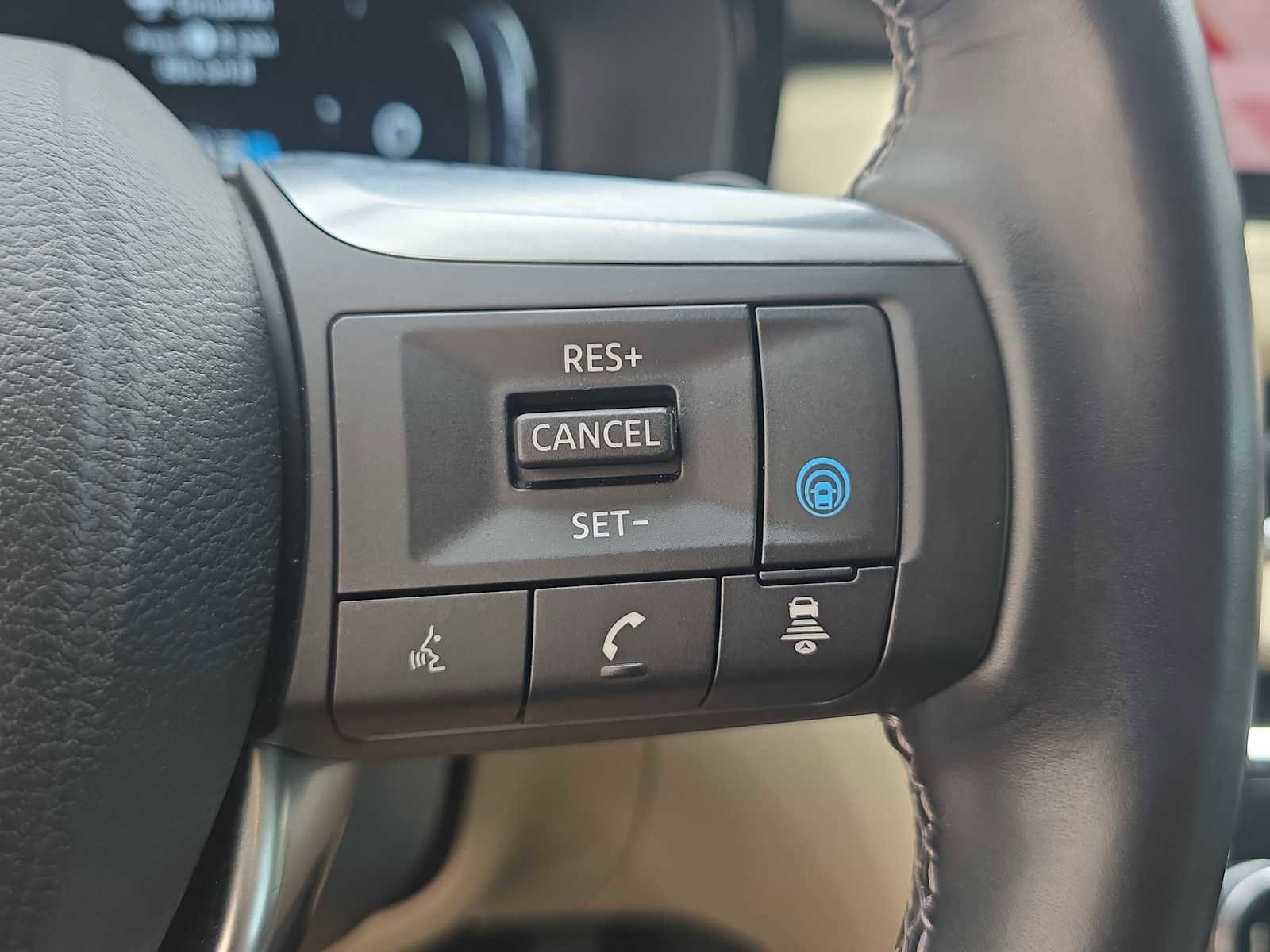 Used 2024 INFINITI QX60 Sensory w/ Vision Package image 24