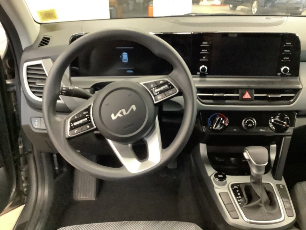 Certified 2025 Kia Seltos LX AWD/4WD image 7